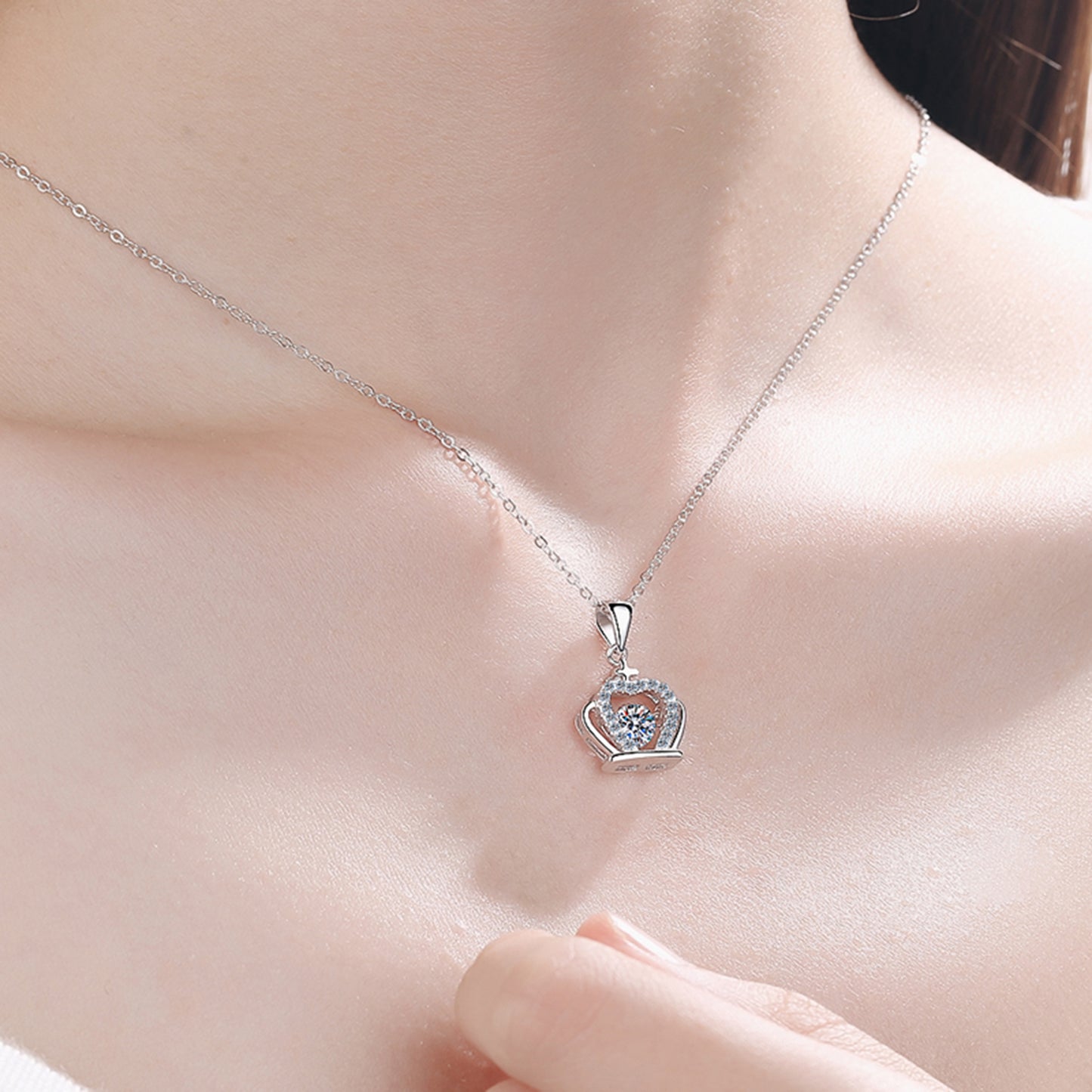 Heart's Radiance Moissanite Crown Necklace