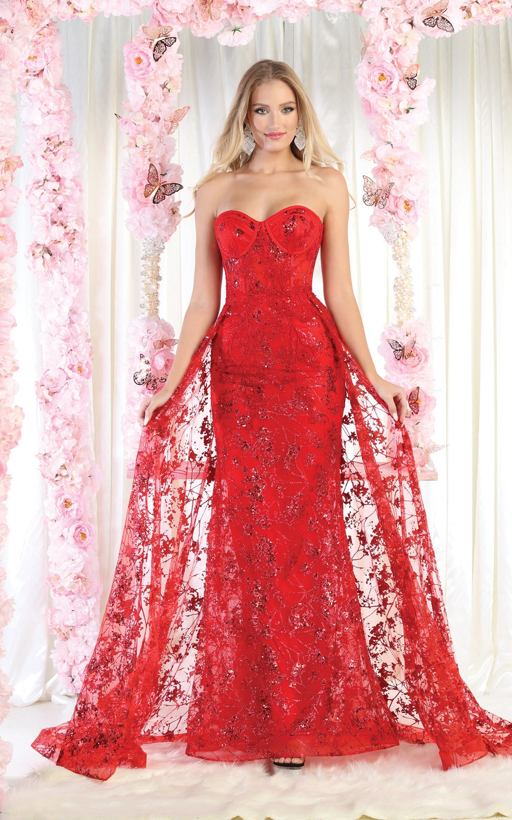 Red Carpet Stunning Lace Gown