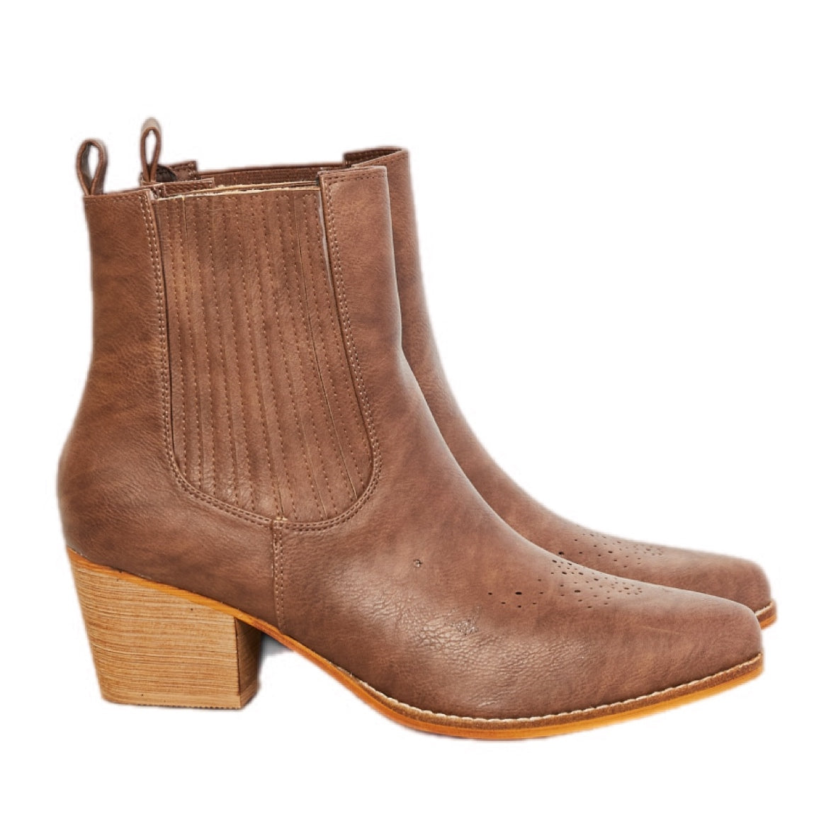 Chelsea Boot in Chestnut