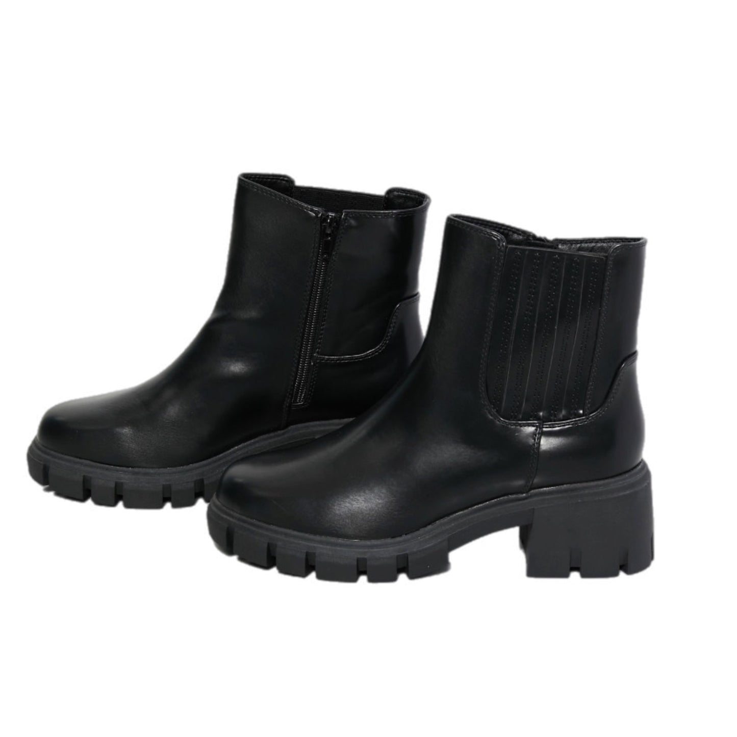 Chelsea Boots in Black