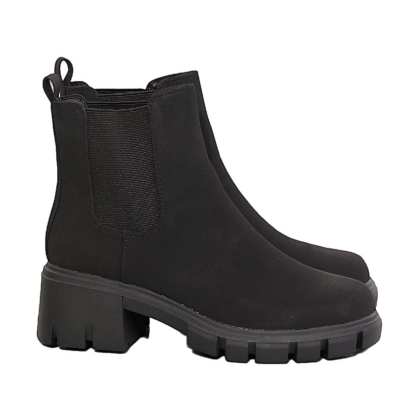 Chelsea Boots in Black