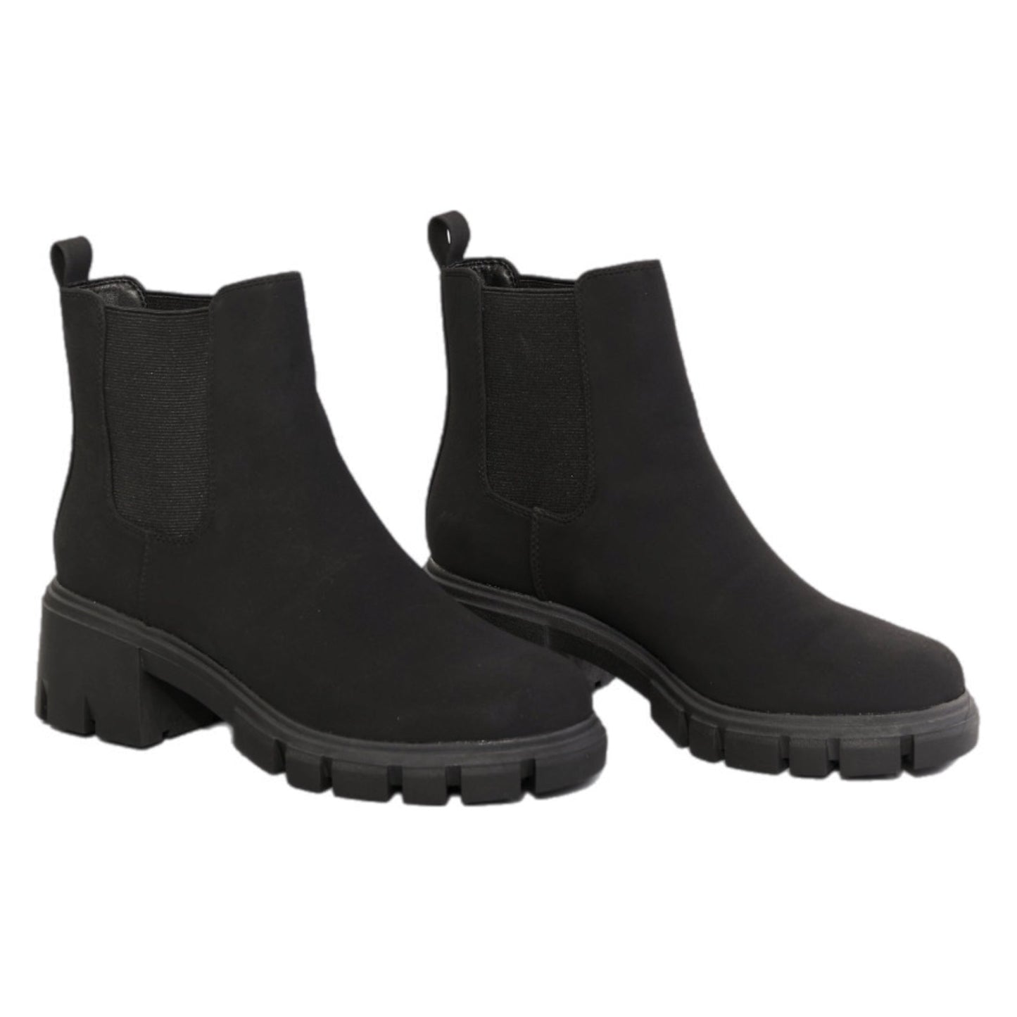 Chelsea Boots in Black