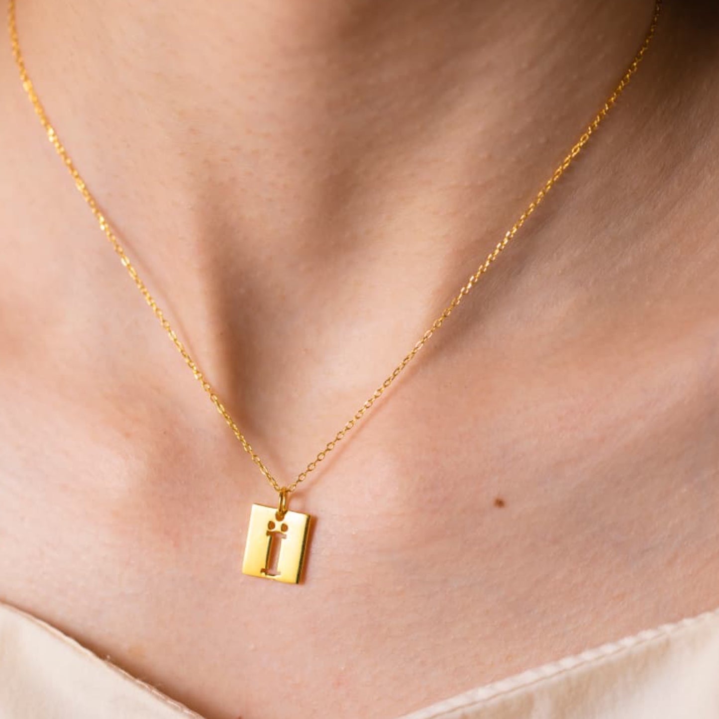 Cutout Rectangle Necklace