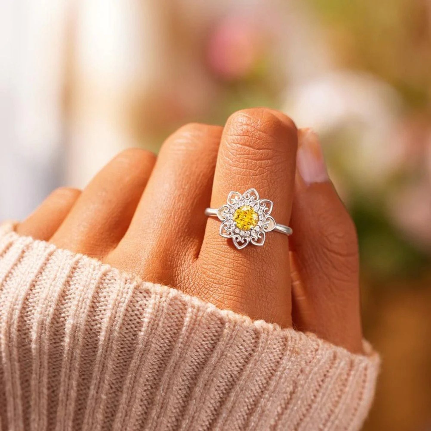 Sunbeam Daisy Delight Ring